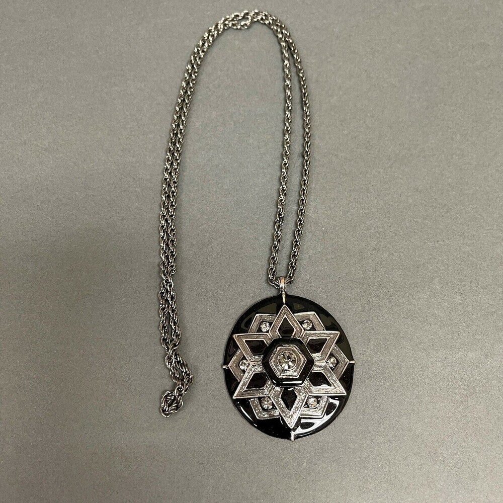 Gun Metal Chain Black Round Pendant Women's Fashion Necklace NWOT